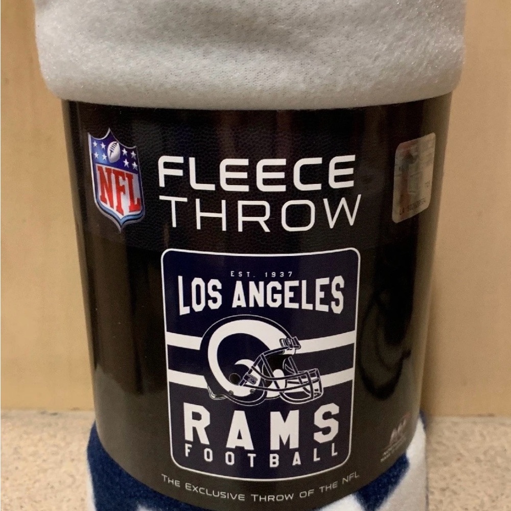 Los Angeles Rams NFL fleece throw blanket. 50" x 60"